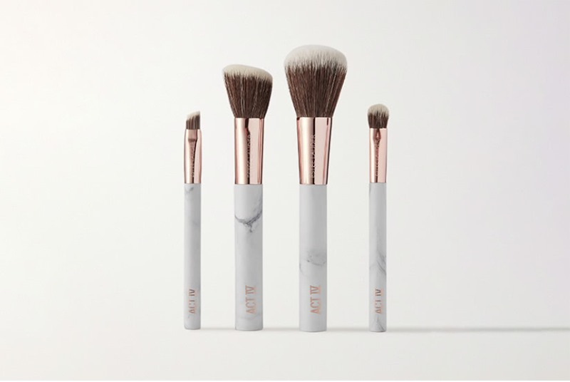 Estée Lauder beauty brush