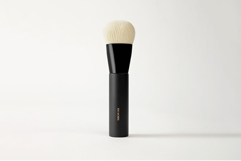 Rae Morris beauty brush